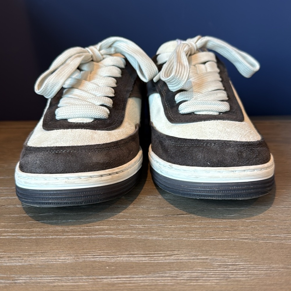 Chanel interlocking CC logo suede sneakers women’s size 38. - Picture 5 of 11